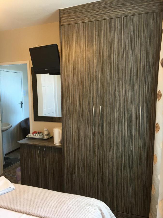 Glenheath Hotel Blackpool Bagian luar foto