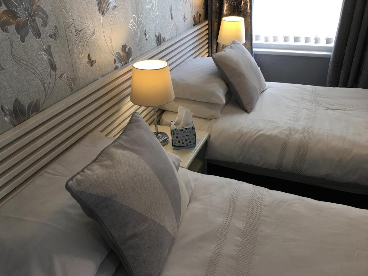 Glenheath Hotel Blackpool Bagian luar foto