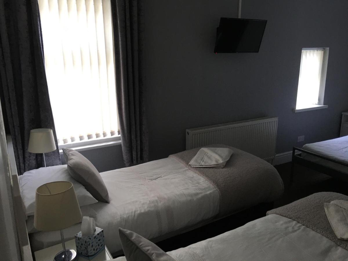 Glenheath Hotel Blackpool Bagian luar foto
