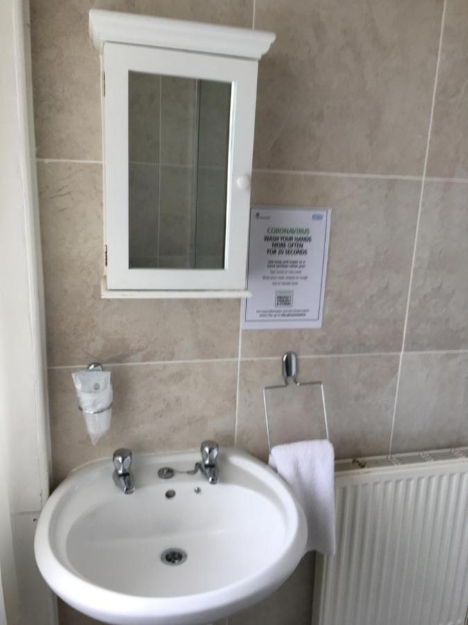 Glenheath Hotel Blackpool Bagian luar foto
