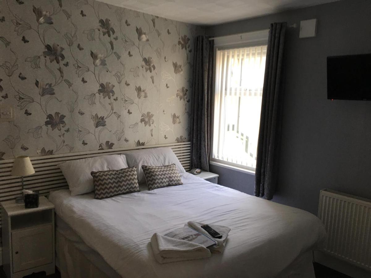Glenheath Hotel Blackpool Bagian luar foto